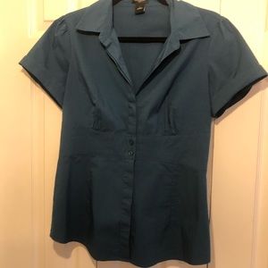 Ann Taylor fitted button up blouse